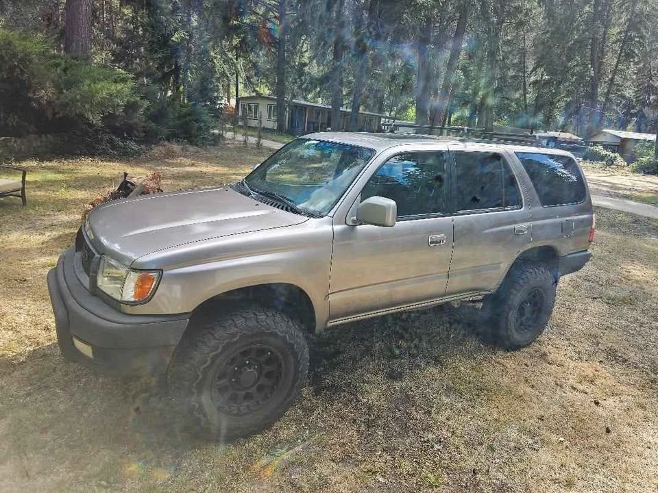 2001 Toyota 4Runner 3rd Gen - Image 3 of 12