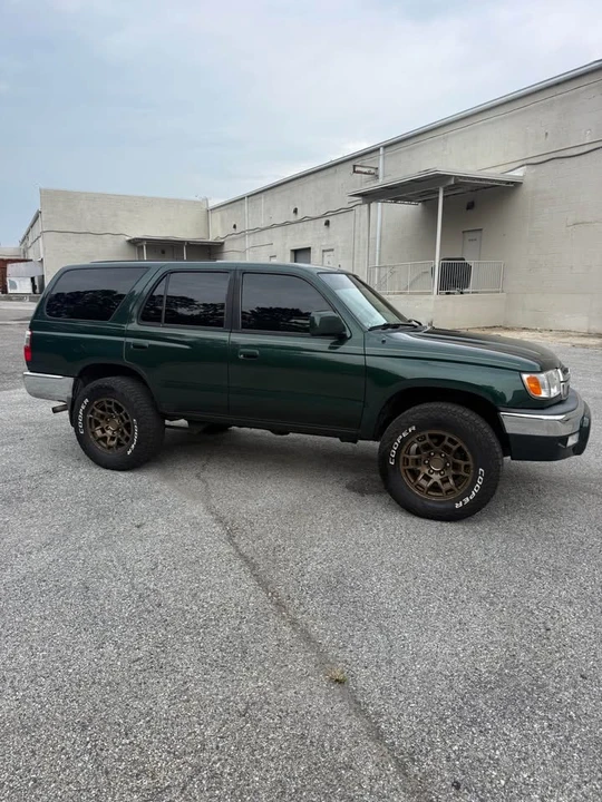 2001 Toyota 4Runner 3rd Gen - Image 2 of 9