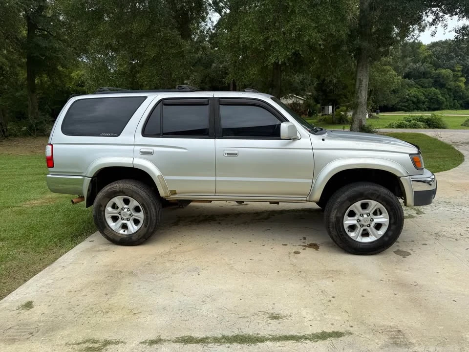 2001 Toyota 4Runner 3rd Gen - Image 2 of 8