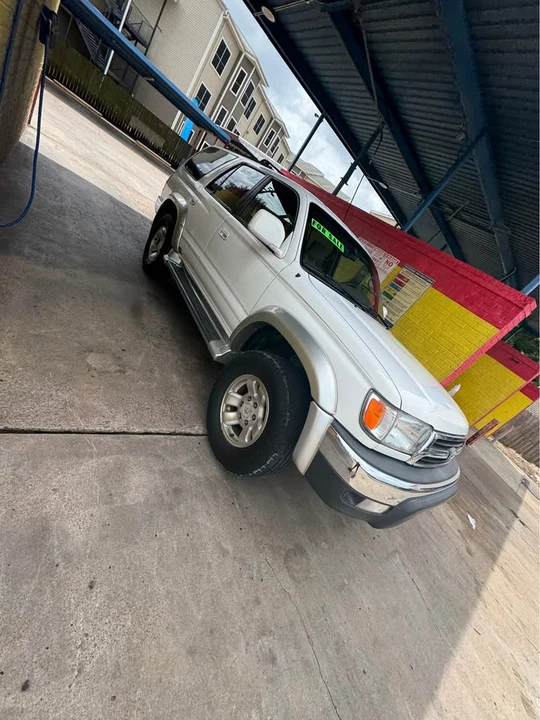 2001 Toyota 4Runner 3rd Gen - Image 5 of 15
