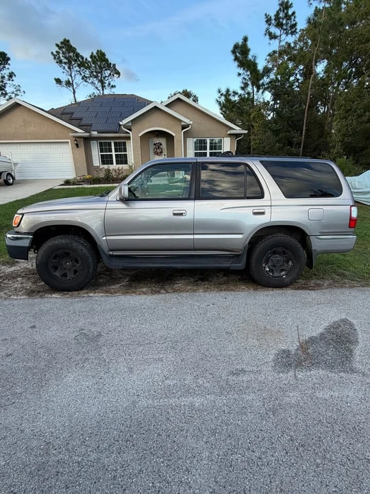 2001 Toyota 4Runner 3rd Gen - Image 4 of 13