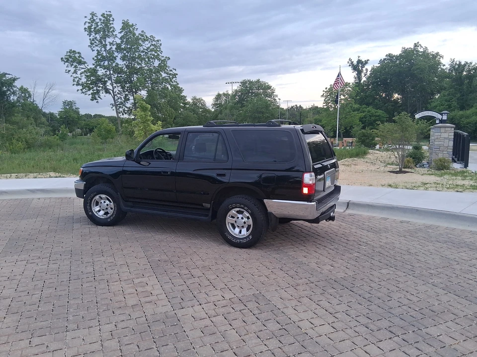 2001 Toyota 4Runner 3rd Gen - Image 9 of 31