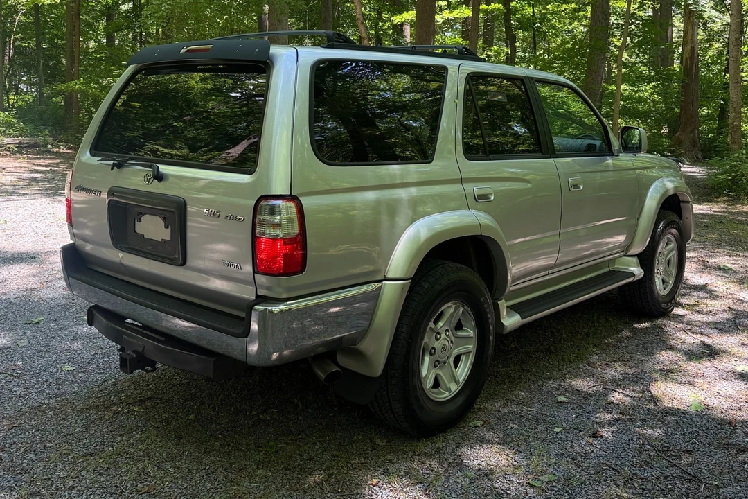 2001 Toyota 4Runner 3rd Gen - Image 11 of 31