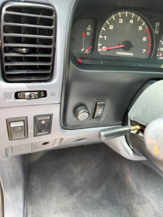 2001 Toyota 4Runner 3rd Gen - Image 15 of 16