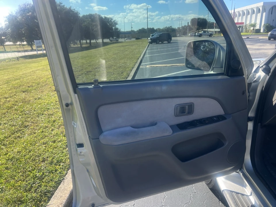 2001 Toyota 4Runner 3rd Gen - Image 12 of 18