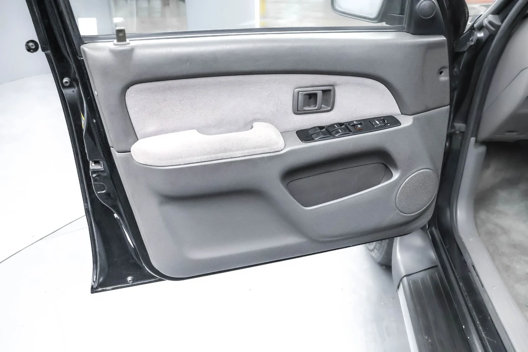 2001 Toyota 4Runner 3rd Gen - Image 9 of 21