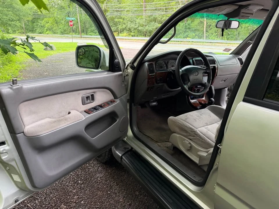 2001 Toyota 4Runner 3rd Gen - Image 9 of 13