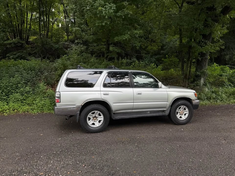 2001 Toyota 4Runner 3rd Gen - Image 2 of 13