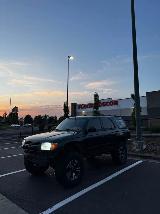 2001 Toyota 4Runner 3rd Gen - Image 2 of 7