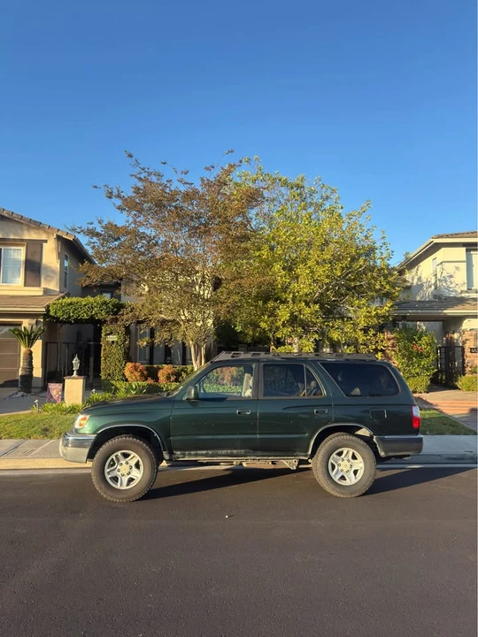 2001 Toyota 4Runner 3rd Gen - Image 2 of 13