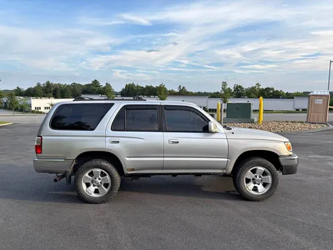 2001 Toyota 4Runner SR5 Sport Utility 2D