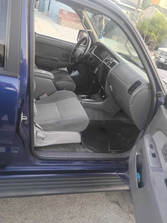 2001 Toyota 4Runner 3rd Gen - Image 9 of 14