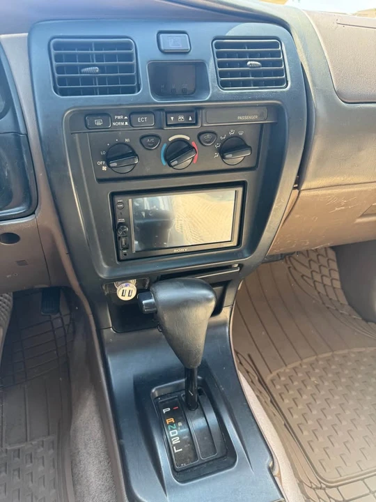 2001 Toyota 4Runner 3rd Gen - Image 8 of 10