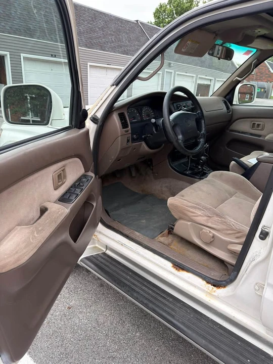 2001 Toyota 4Runner 3rd Gen - Image 11 of 14