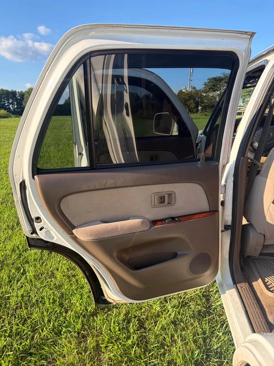 2001 Toyota 4Runner 3rd Gen - Image 10 of 20