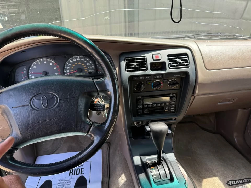 2001 Toyota 4Runner 3rd Gen - Image 9 of 12
