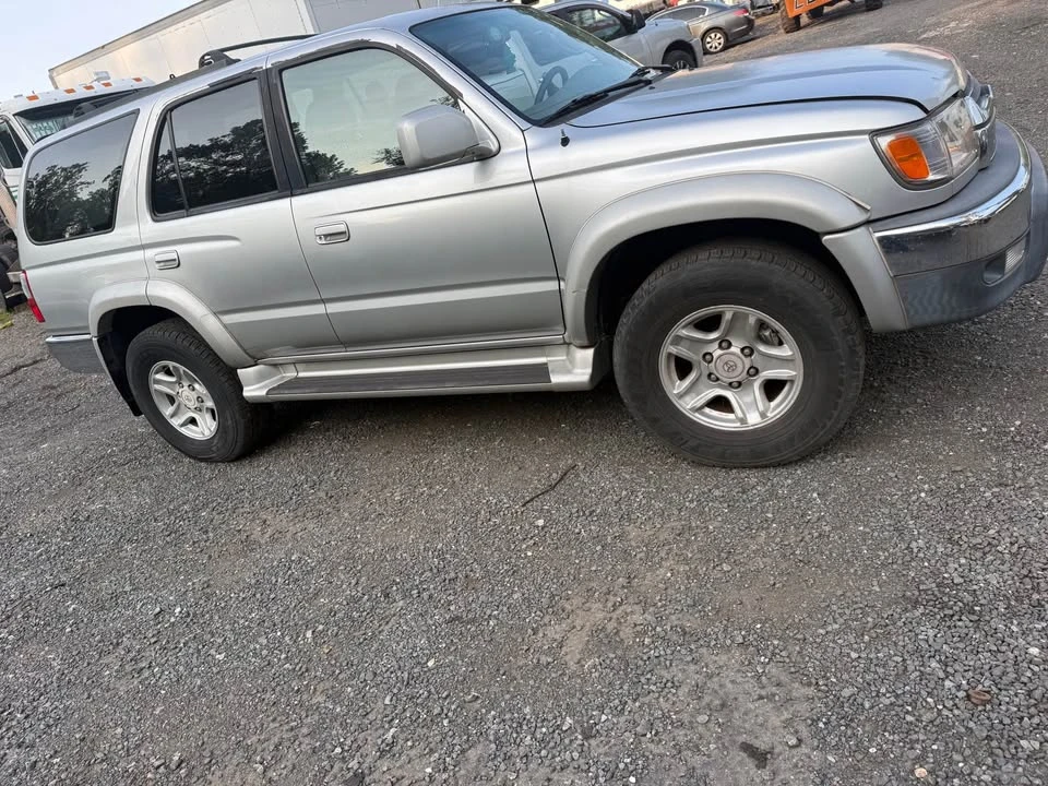 2001 Toyota 4Runner 3rd Gen - Image 2 of 9
