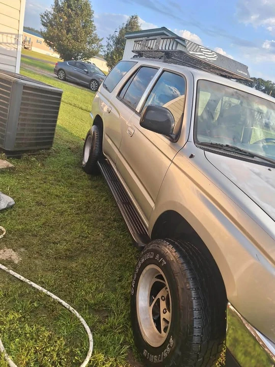 2001 Toyota 4Runner 3rd Gen - Image 9 of 9