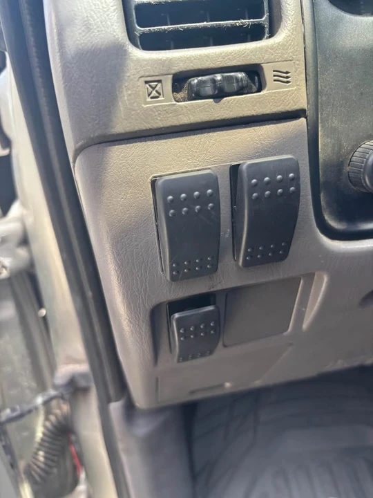 2001 Toyota 4Runner 3rd Gen - Image 8 of 12