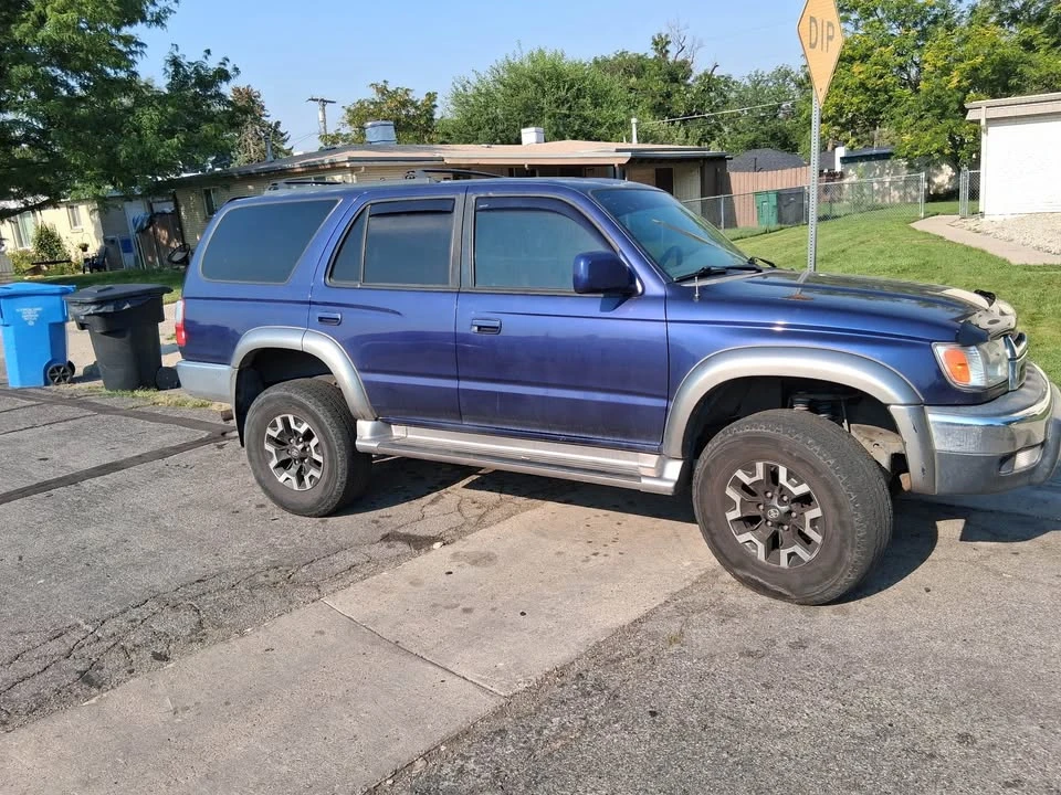 2001 Toyota 4Runner 3rd Gen - Image 2 of 8