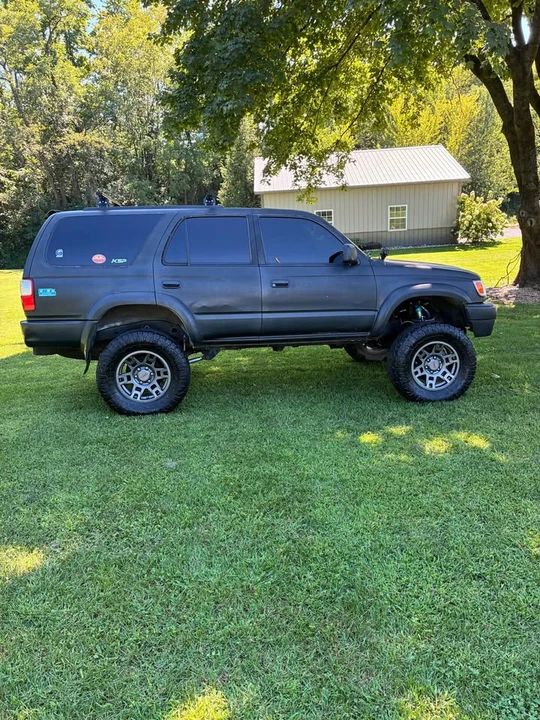 2001 Toyota 4Runner 3rd Gen - Image 2 of 20