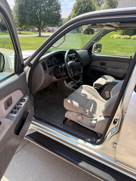2001 Toyota 4Runner 3rd Gen - Image 9 of 17