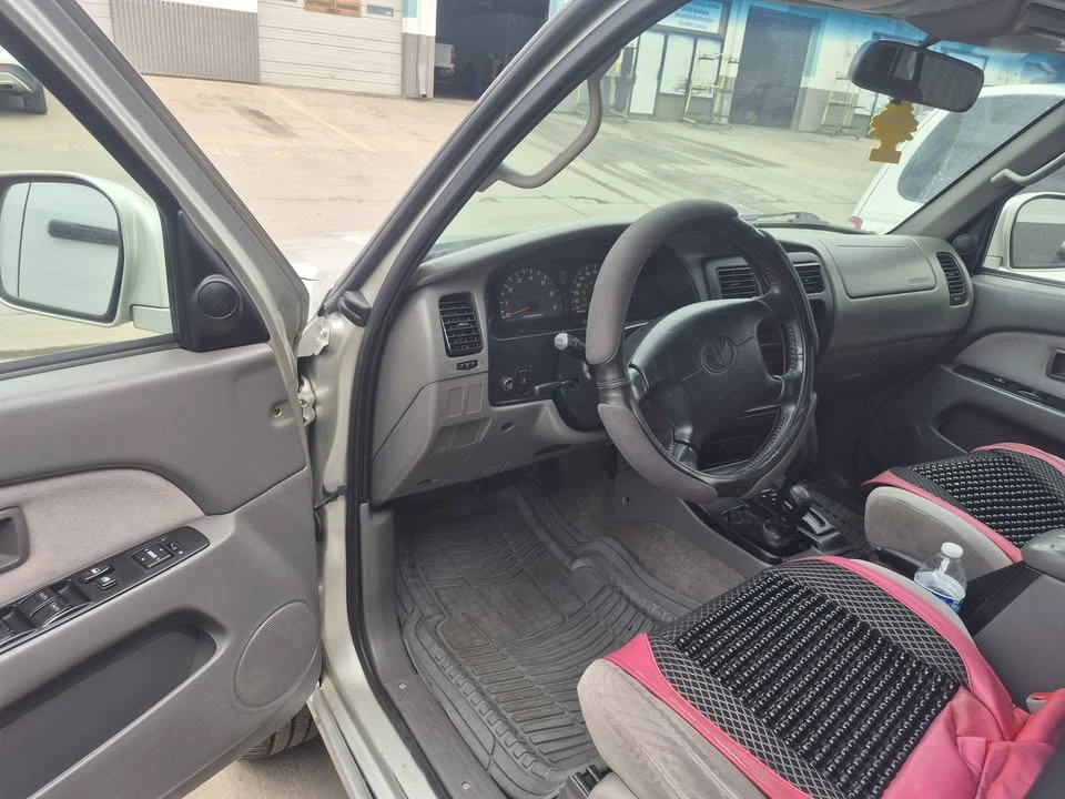 2001 Toyota 4Runner 3rd Gen - Image 8 of 10