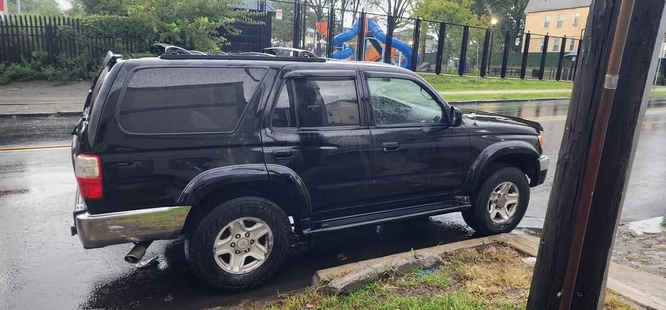 2001 Toyota 4Runner 3rd Gen - Image 3 of 10