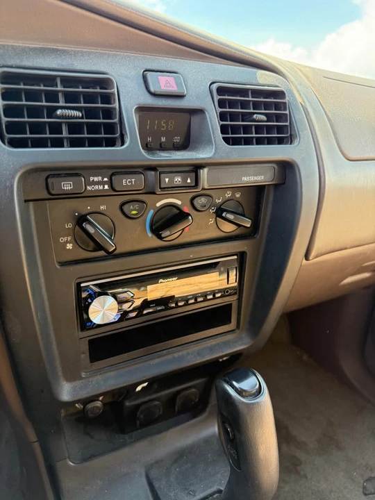 2001 Toyota 4Runner 3rd Gen - Image 9 of 15