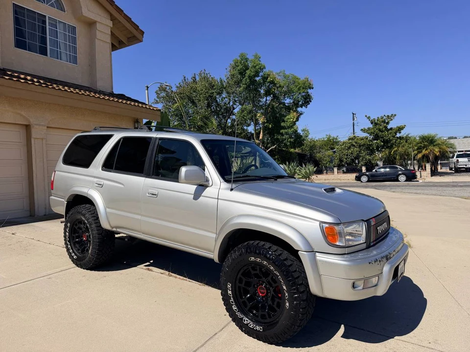 2001 Toyota 4Runner 3rd Gen - Image 2 of 18