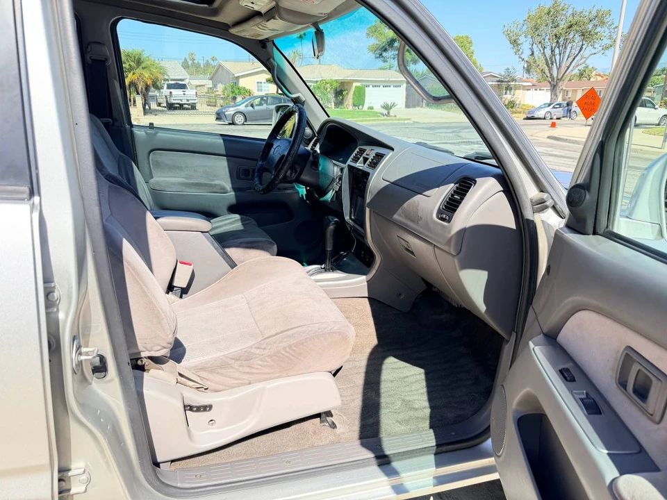 2001 Toyota 4Runner 3rd Gen - Image 10 of 18
