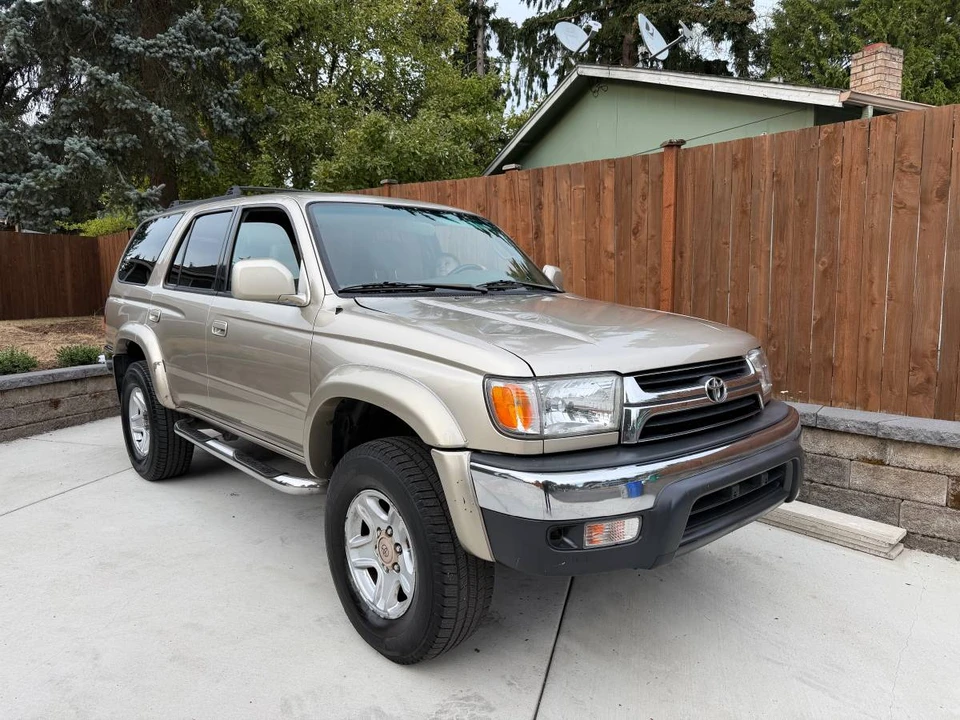 2001 Toyota 4Runner 3rd Gen - Image 2 of 10