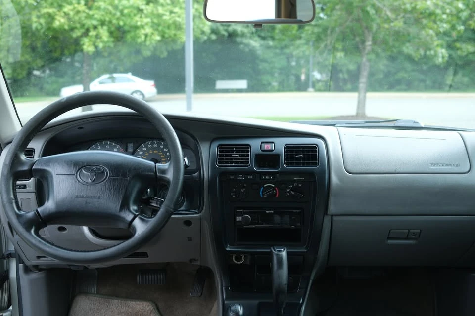 2001 Toyota 4Runner 3rd Gen - Image 9 of 14