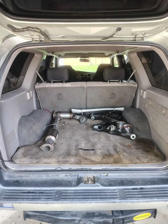2001 Toyota 4Runner 3rd Gen - Image 9 of 12