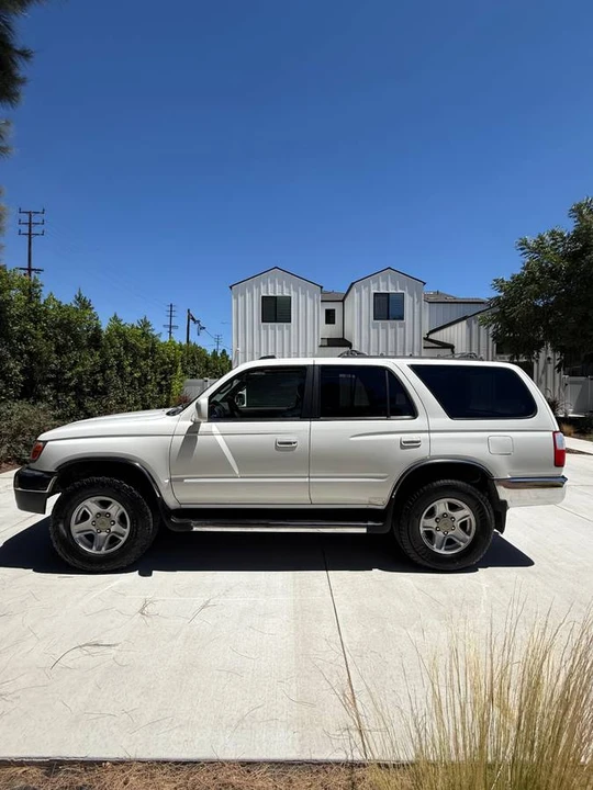 2001 Toyota 4Runner 3rd Gen - Image 2 of 10
