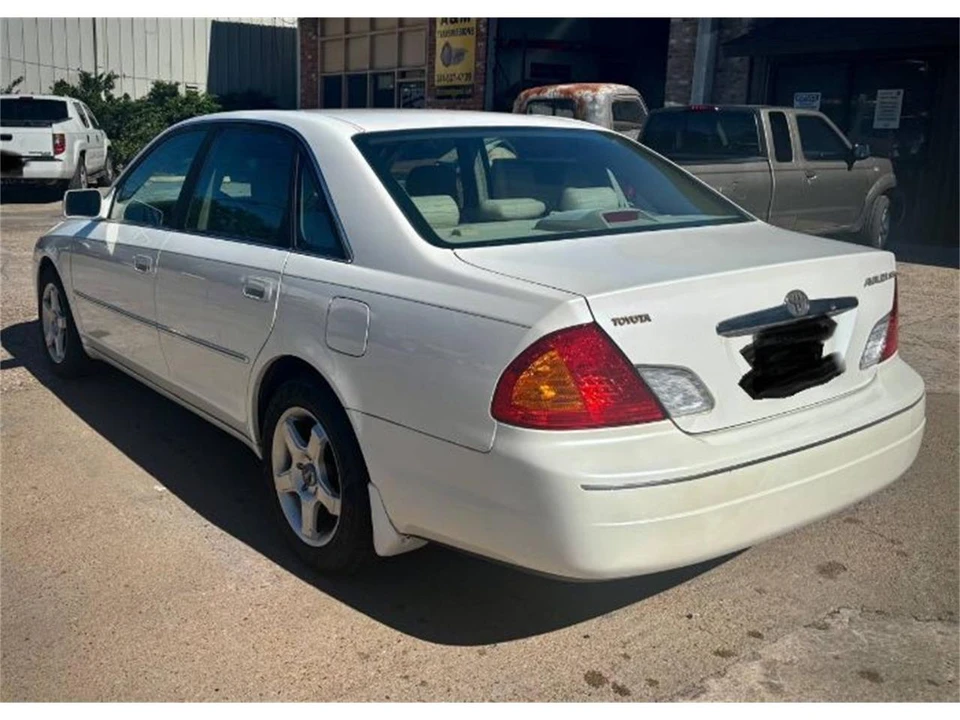 2001 Toyota Avalon 2nd Gen - Image 2 of 12