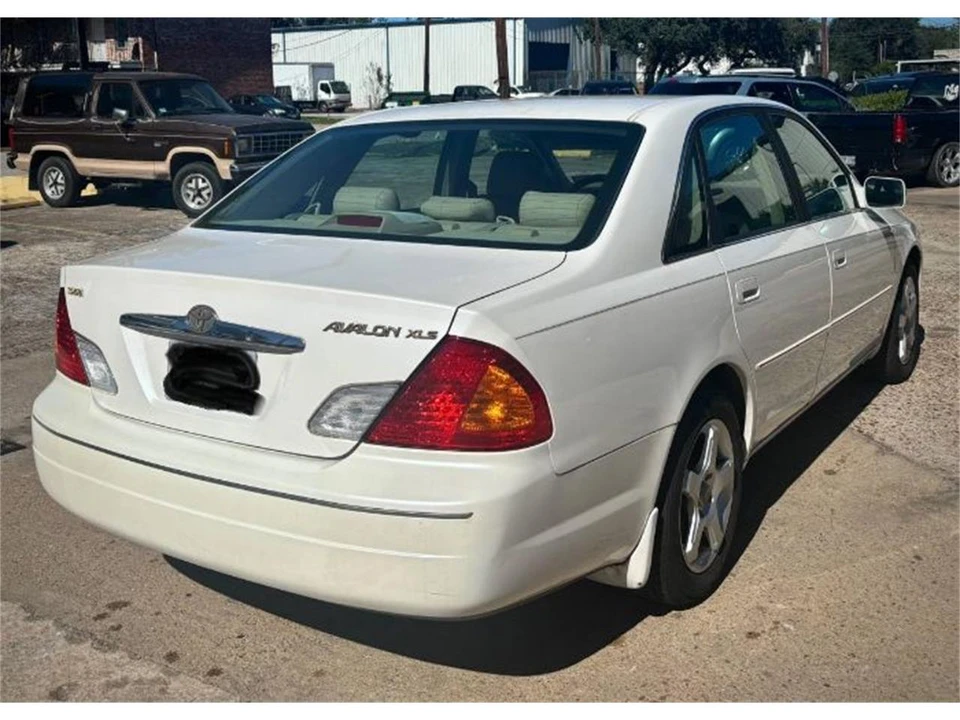 2001 Toyota Avalon 2nd Gen - Image 3 of 12