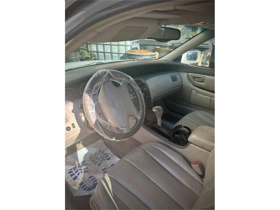 2001 Toyota Avalon 2nd Gen - Image 8 of 12