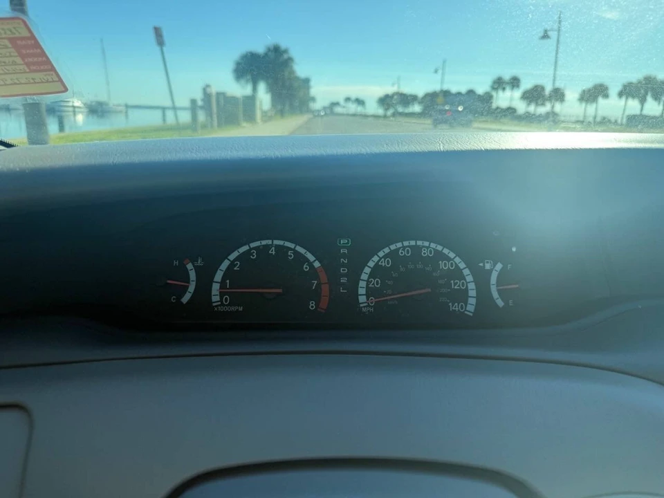 2001 Toyota Avalon 2nd Gen - Image 16 of 21