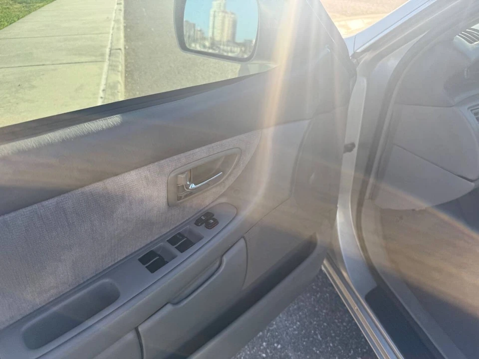 2001 Toyota Avalon 2nd Gen - Image 10 of 21