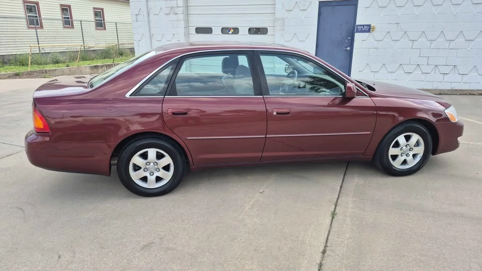 2001 Toyota Avalon 2nd Gen - Image 6 of 13