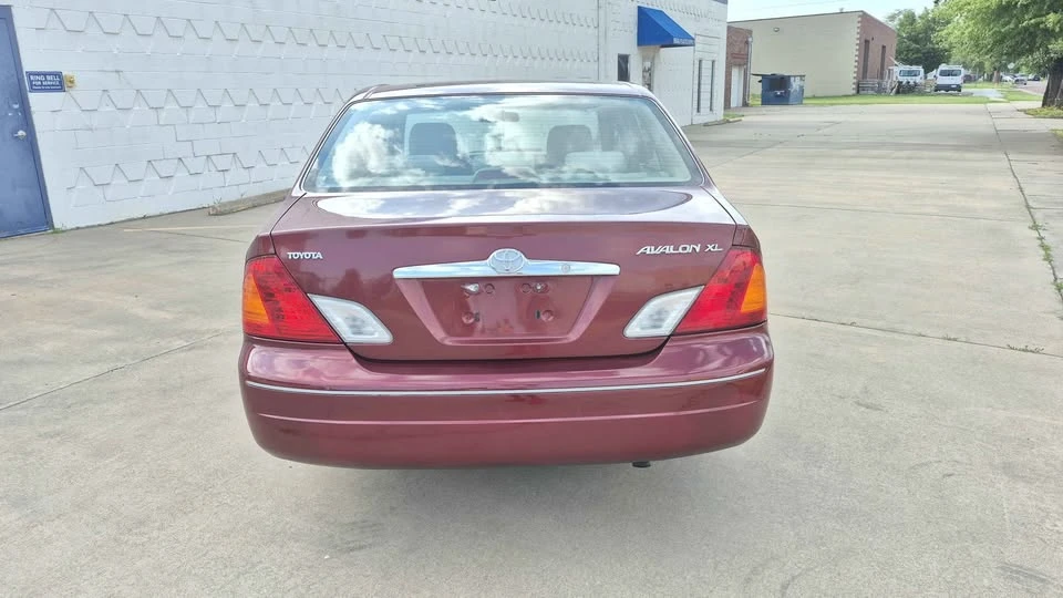 2001 Toyota Avalon 2nd Gen - Image 4 of 13