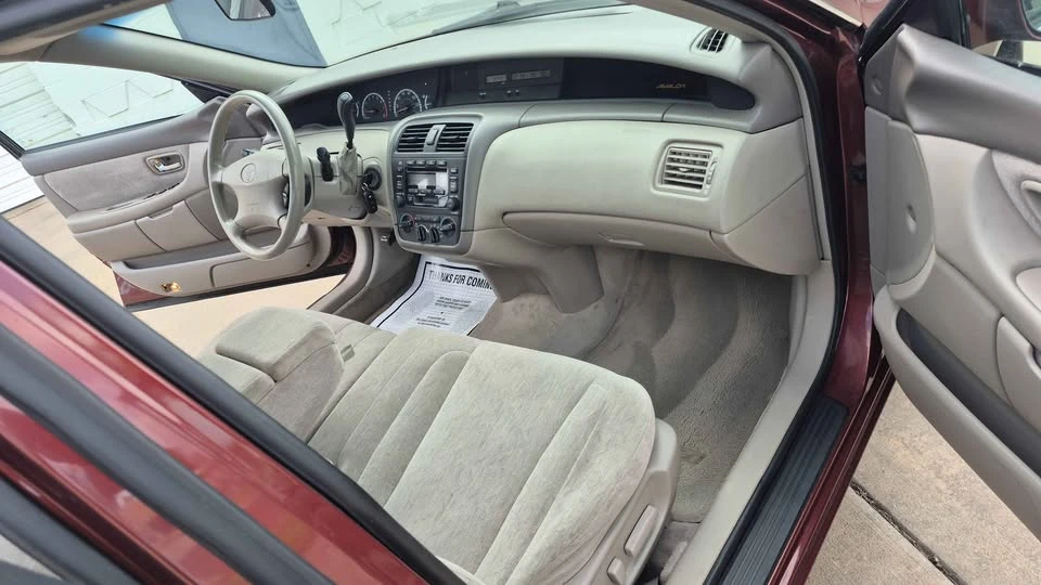 2001 Toyota Avalon 2nd Gen - Image 10 of 13