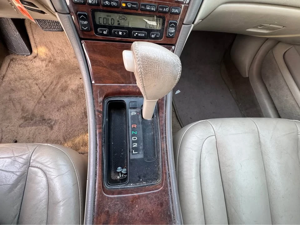 2001 Toyota Avalon 2nd Gen - Image 12 of 14