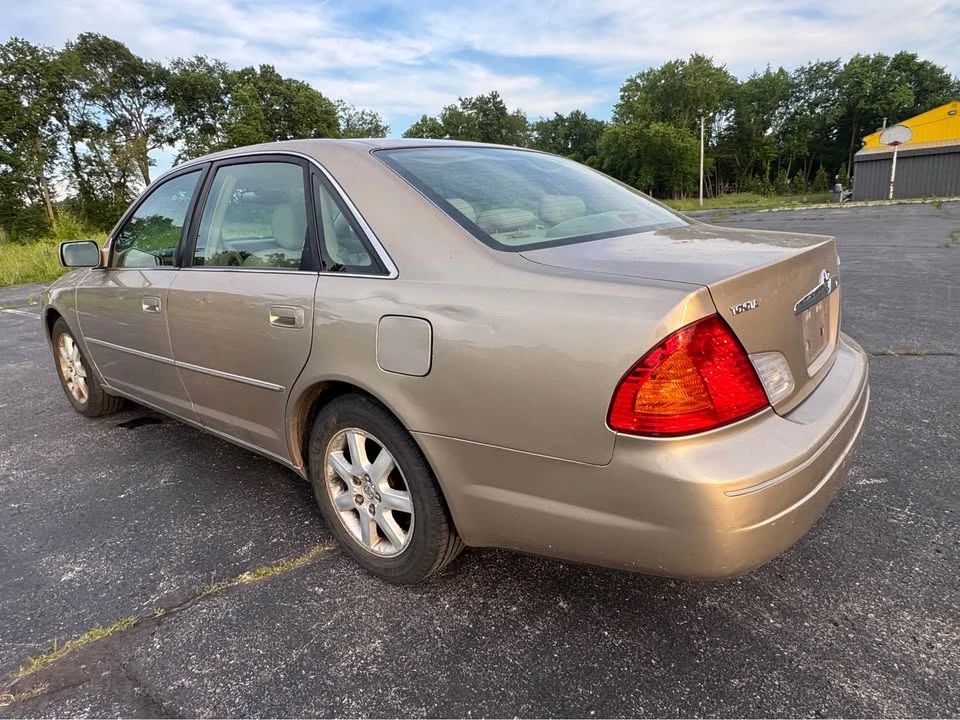 2001 Toyota Avalon 2nd Gen - Image 3 of 14