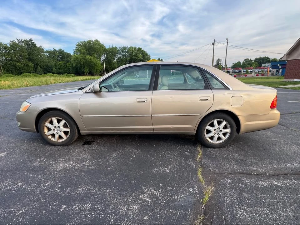 2001 Toyota Avalon 2nd Gen - Image 2 of 14