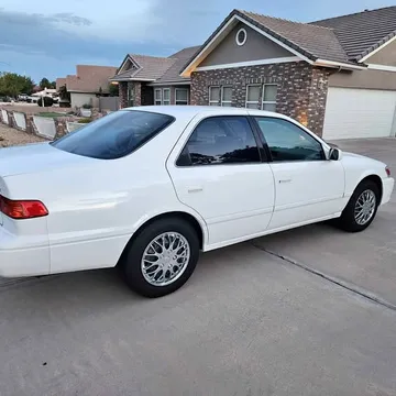 2001 Toyota Camry LE Sedan 4D