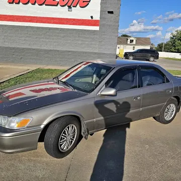 2001 Toyota Camry LE Sedan 4D