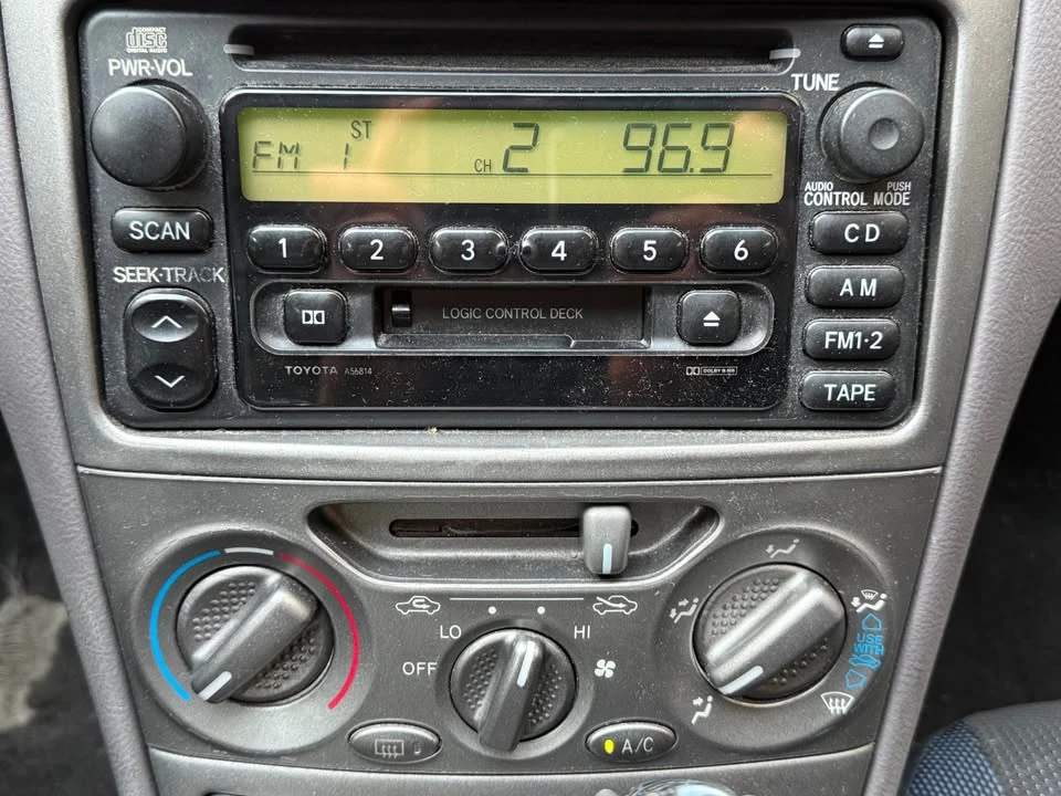 2001 Toyota Celica 7th Gen - Image 15 of 17