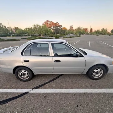 2001 Toyota Corolla LE